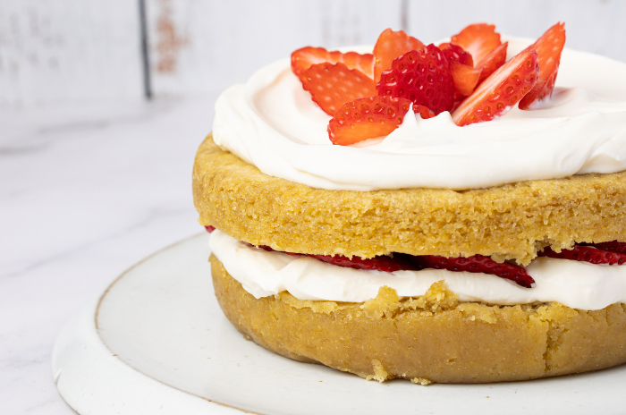 Victoria sponge cake aux fraises